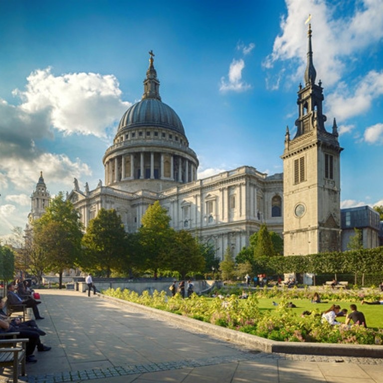 Picnicking at Festival Gardens by St Paul's Cathedral